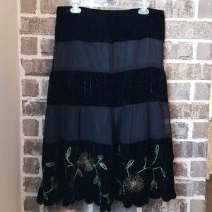 💥🎪⭐Unbranded Embroidered Velvet Skirt